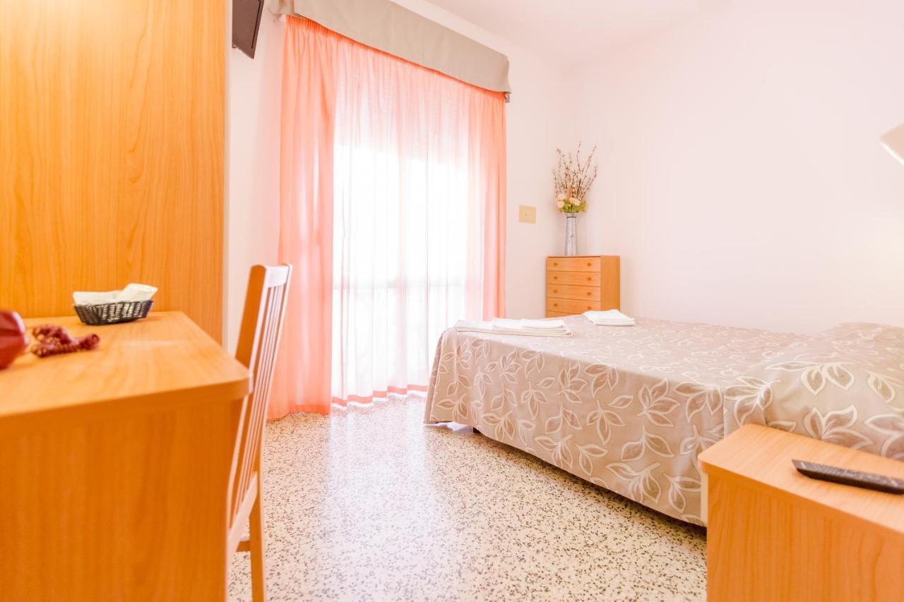 Hotel Bagli Rimini Buitenkant foto