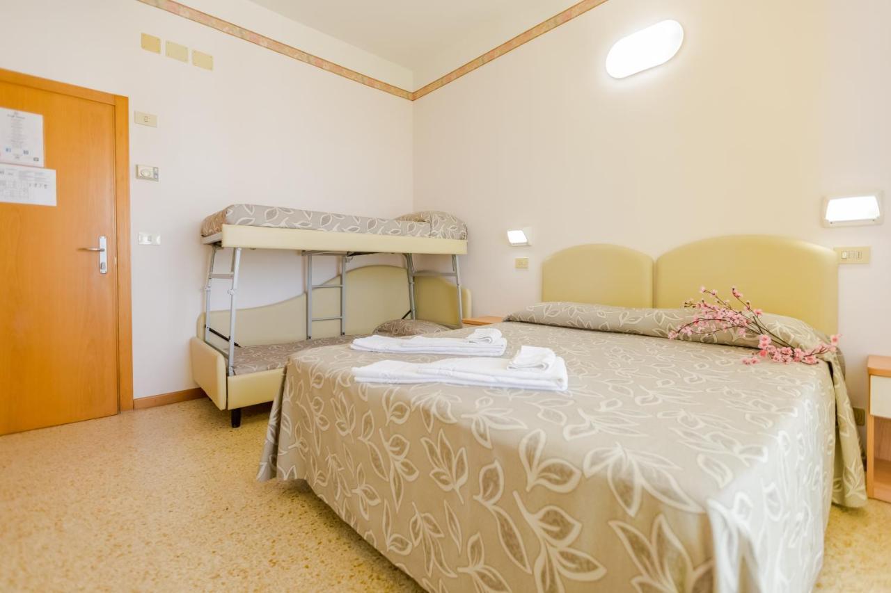 Hotel Bagli Rimini Buitenkant foto