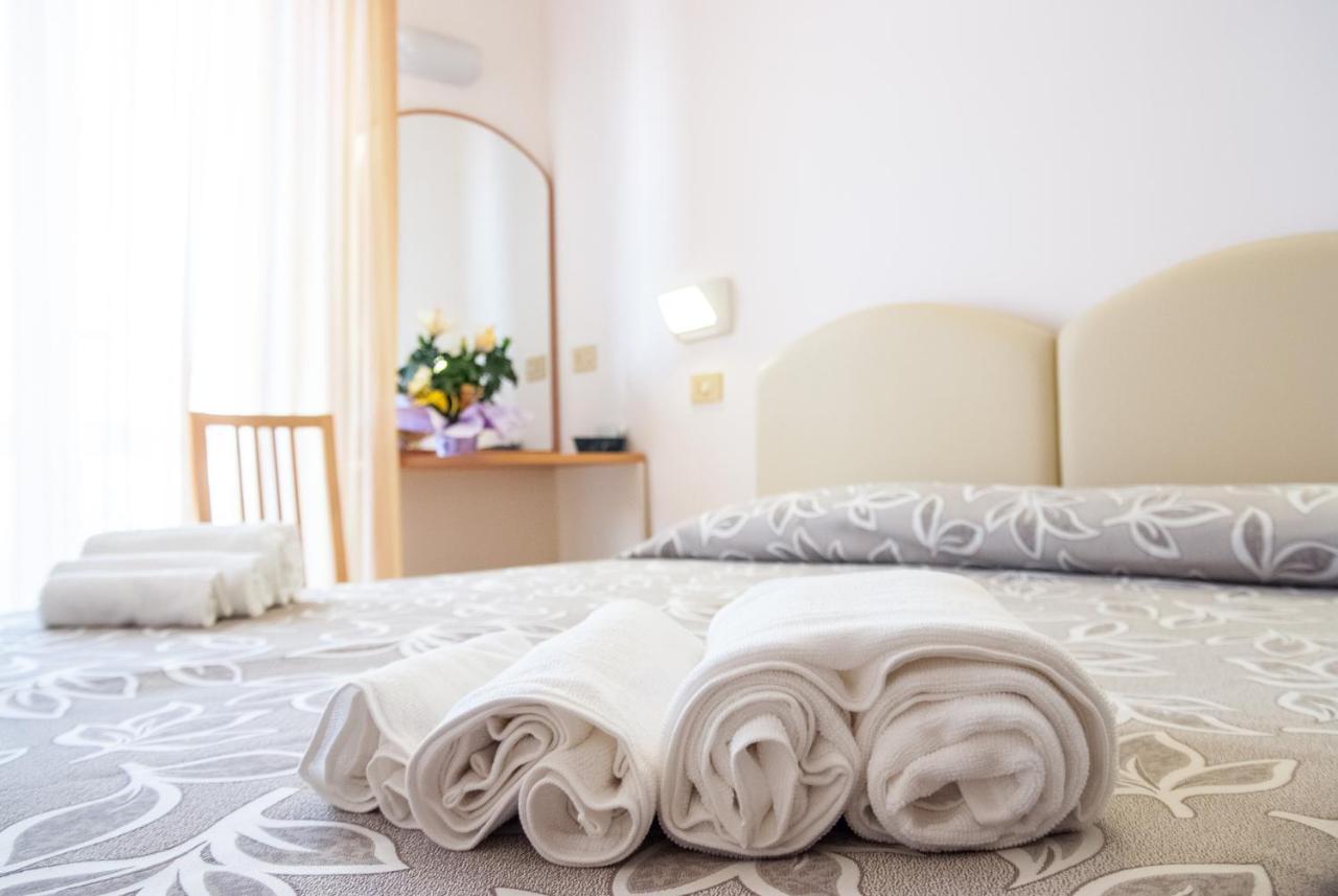 Hotel Bagli Rimini Buitenkant foto