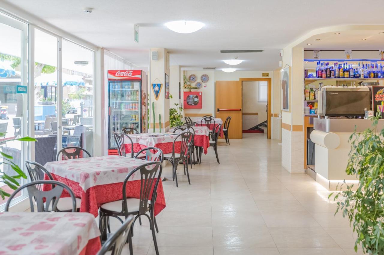 Hotel Bagli Rimini Buitenkant foto