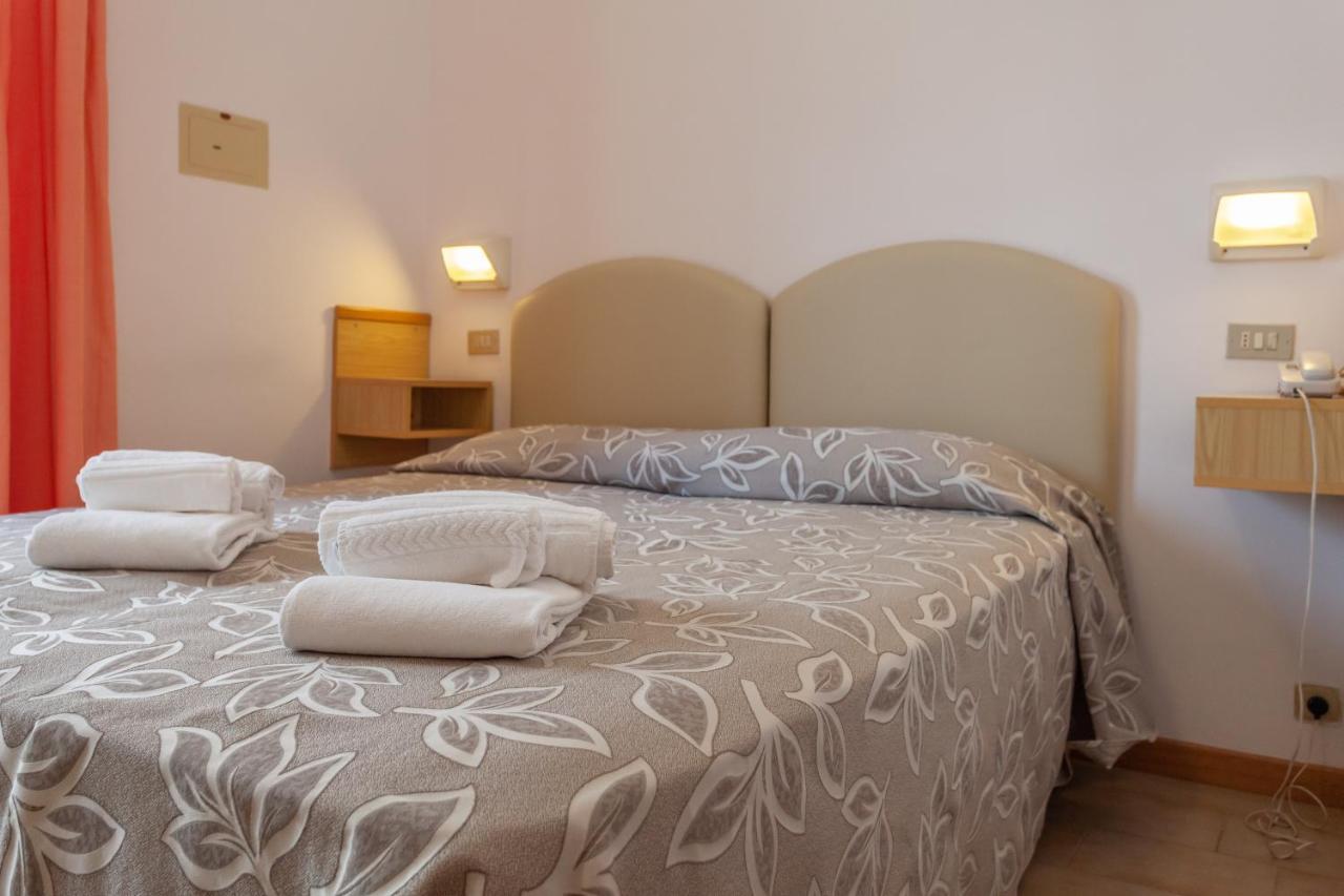 Hotel Bagli Rimini Buitenkant foto